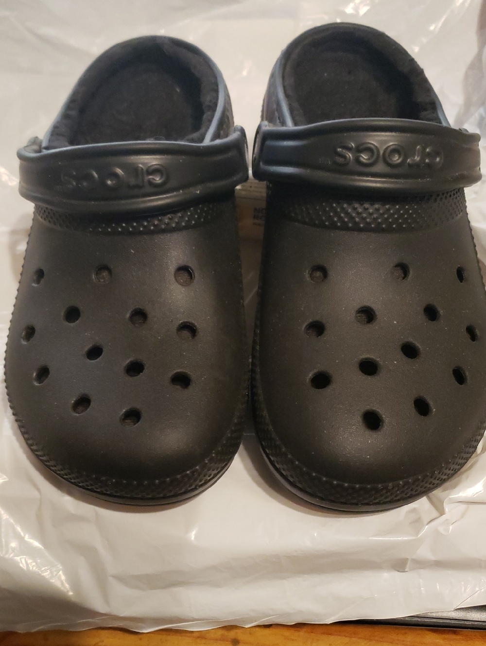 CROCS WOMEN'S SIZE 7 NWOT FUR LINED